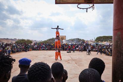 Acrobatics show on the Dzaleka refugee camp’s basketball court.