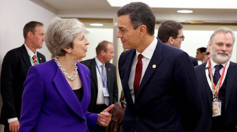 UK PM Theresa May and Spanish PM Pedro Sánchez in Brussels.