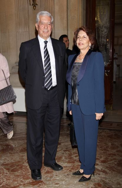 Mario Vargas Llosa and Patricia Llosa at an awards ceremony in Madrid; 2011.