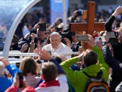 Pope Francis arrives for a mass in Kossuth Lajos' Square in Budapest, Hungary, Sunday, April 30, 2023.