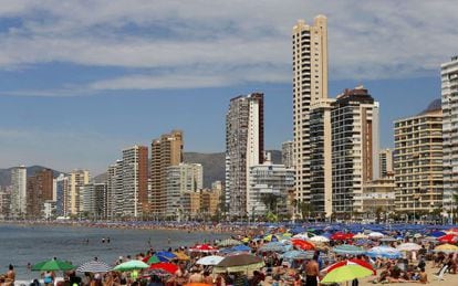 Tourists pack Benidorm’s Levante beach over the May 1 holiday weekend.
