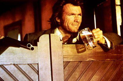 Clint Eastwood in the western 'Joe Kidd' (1972).