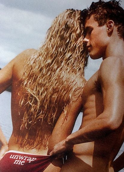 An Abercrombie & Fitch ad from the 2000s.