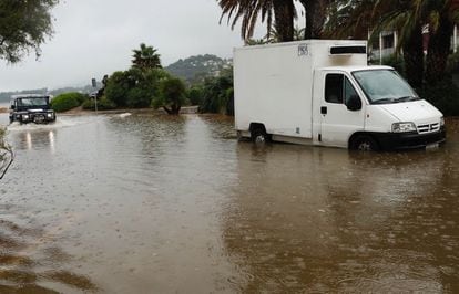 Spain’s national weather service AEMET forecasts that the extreme conditions are likely to ease by Sunday, although their trajectory is still uncertain.This image shows flooding in Dénia in Alicante.