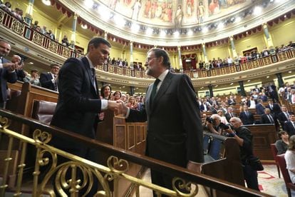 The handshake in Congress this morning between Sánchez and Rajoy