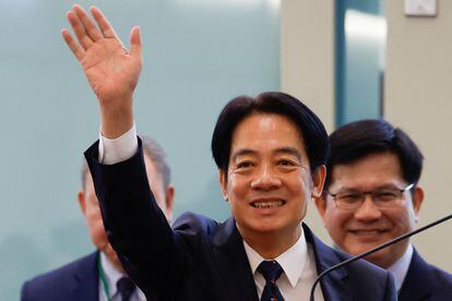 Taiwan's Vice President William Lai waves at Taoyuan International Airport before his departure to the United States for a stopover in New York on his way to Paraguay, in Taoyuan, Taiwan August 12, 2023.