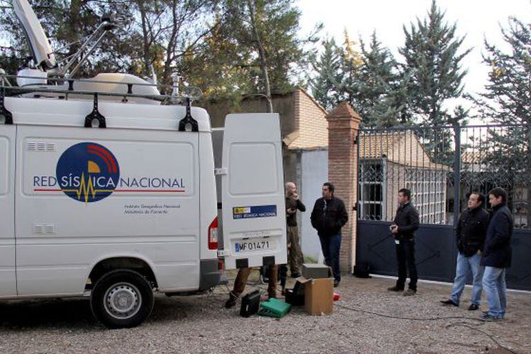 Members of the National Geographical Institute in the Jaén town of Torreperogil on Sunday.