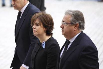 Deputy Prime Minister Soraya Sáenz de Santamaría and Interior Minister Juan Ignacio Zoido at the funeral.