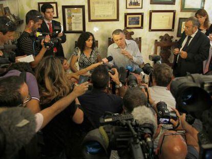 Brett and Naghemeh King answer questions from reporters in Seville on Wednesday.