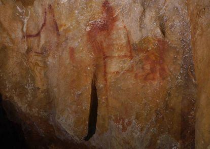 A drawing resembling a ladder made 64,800 years ago in La Pasiega cave (Cantabria).