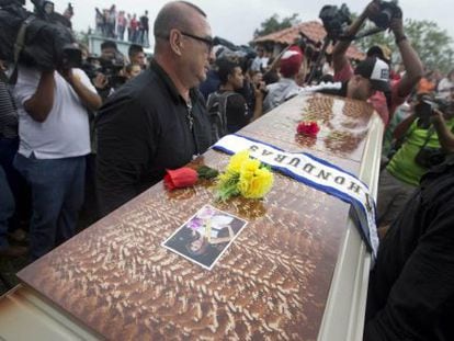 Miss Honduras, who was found dead last Wednesday, is laid to rest.