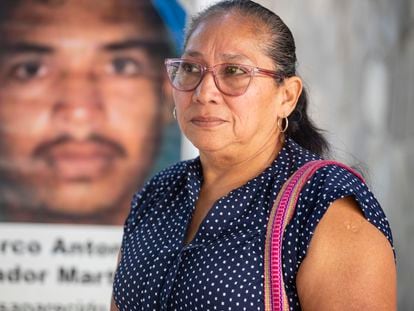 Mary Martínez is in search of her son, Marco Antonio. While migrating from Honduras, he was abducted in Mexico.