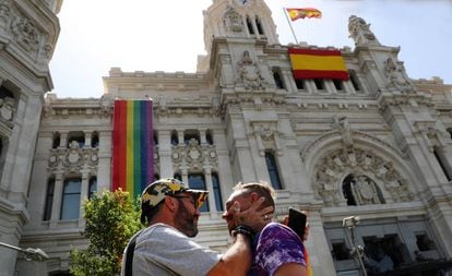 The flags outside Madrid City Hall.
