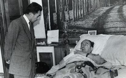Pablo Neruda and his secretary, Manual Araya, in a hospital.