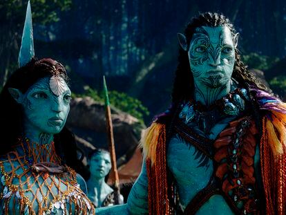 This image released by 20th Century Studios shows Kate Winslet, as Ronal, left, and Cliff Curtis, as Tonowari, in a scene from "Avatar: The Way of Water."