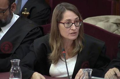 Marina Roig, the defense lawyer for Jordi Cuixart, at the Supreme Court.