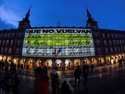 A Podemos projection in Plaza Mayor, Madrid.