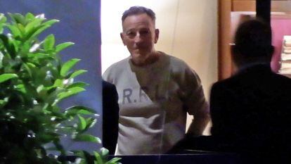 Bruce Springsteen leaving his hotel in Barcelona. Europe Press
