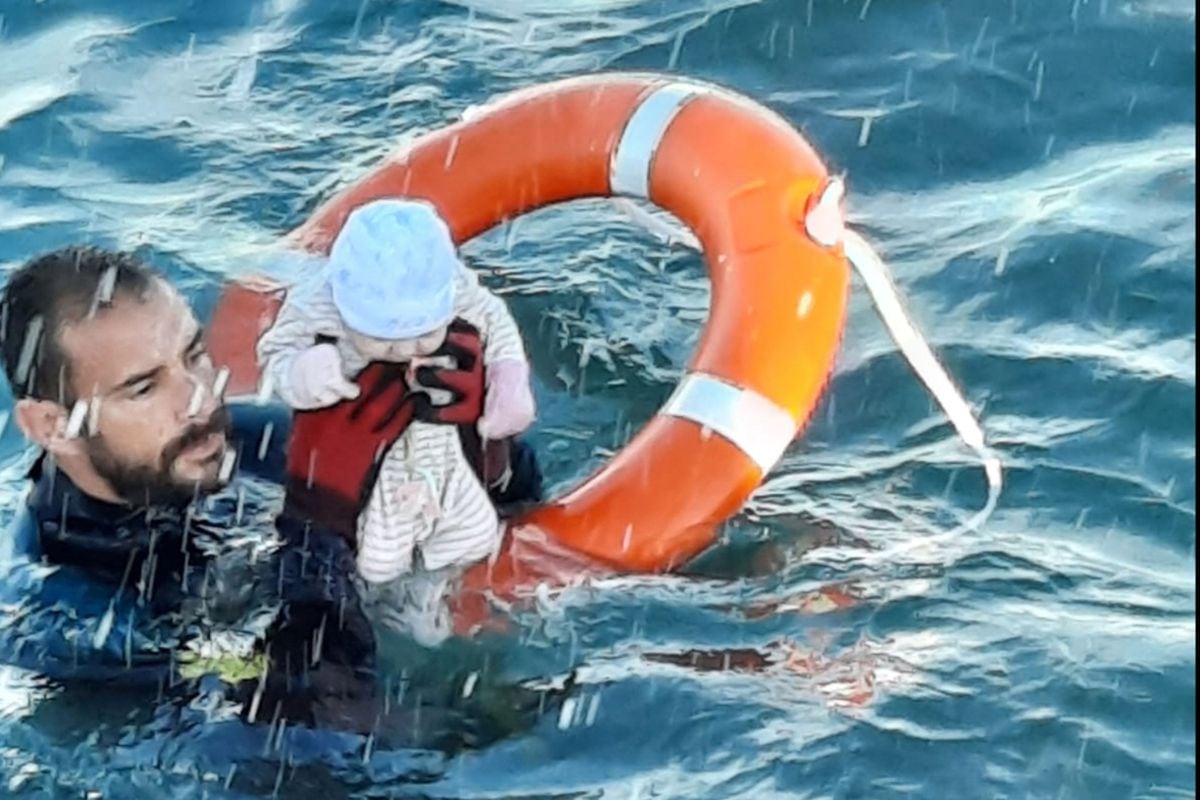 Ceuta Spanish Diver Who Rescued Migrant Infant At Sea The Baby Was Freezing Cold And Was Not Moving Society El Pais English Edition