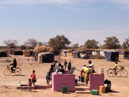 Displaced Burkinabés who have fled jihadist violence on the outskirts of Ouagadougou, the country's capital, on Wednesday, February 1.