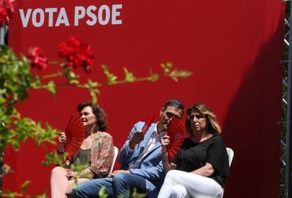From l-r: Acting Deputy Prime Minister Carmen Calvo, acting Prime Minister Pedro Sánchez and leader of the Andalusian Socialist Party Susana Díaz.