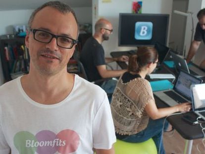 Santi Costa and the Bloomfits team.