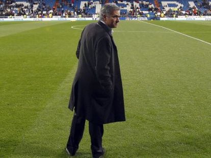 An ego trip too far? Mourinho keeps his appointment with the Bernab&eacute;u crowd before the derby.