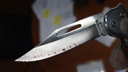 The folding knife that was sent to Tourism Minister Reyes Maroto