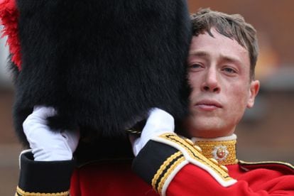 An emotional Coldstream Guard during the military ceremony at St. James's Palace, which followed the announcement of Charles III's ascension