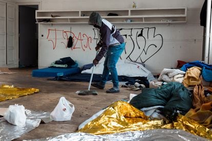 Undocumented teenagers sleep in an abandoned school. Paris, France