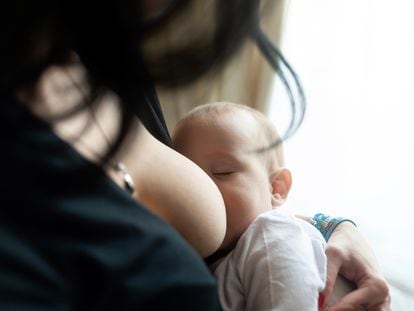 As breastfeeding mothers face a lack of support and information, breastfeeding groups try to make up for the difference.