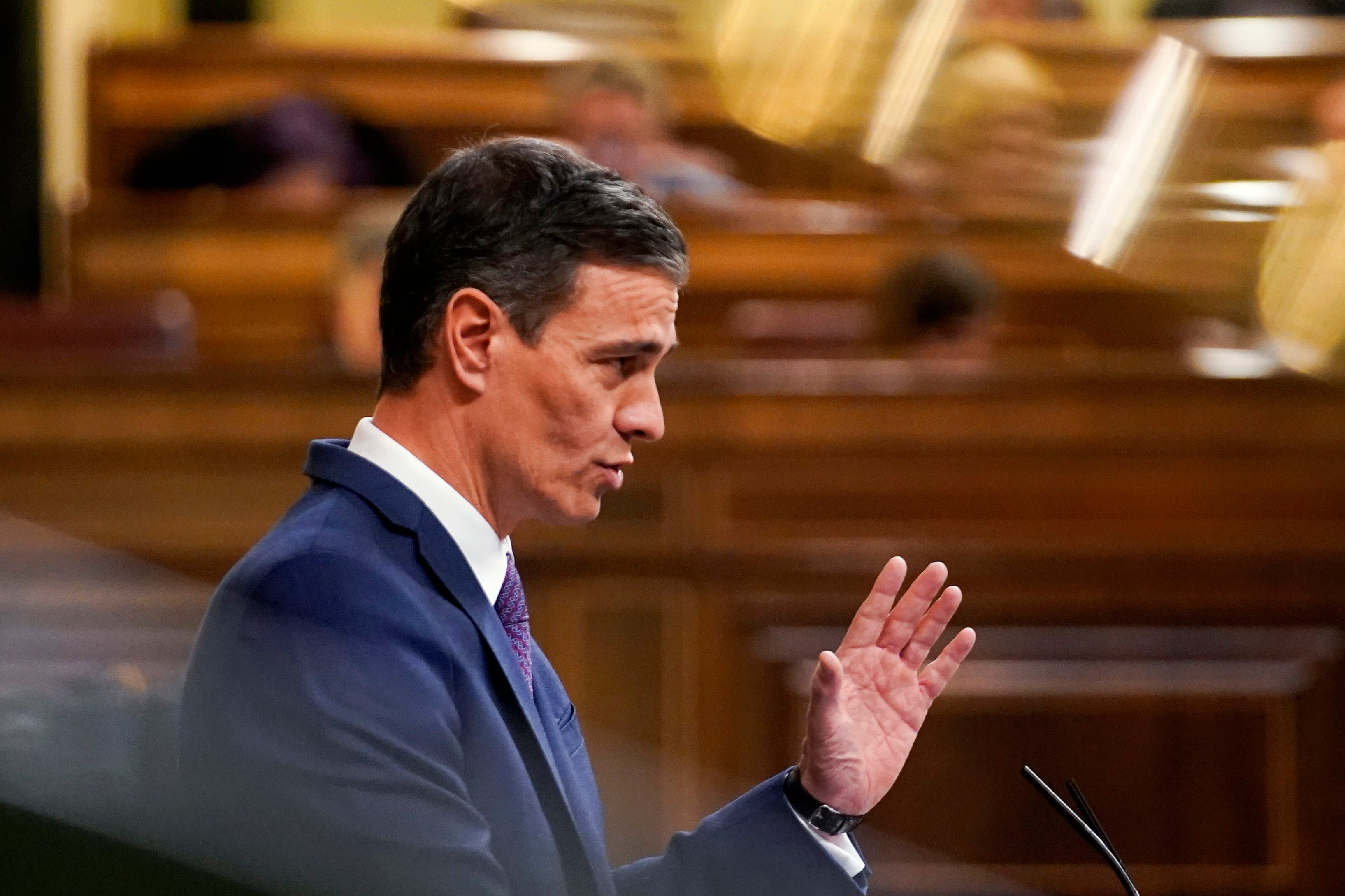 Spanish Prime Minister Pedro Snchez, clean-shaven as usual, addressing lawmakers in Congress last month. 