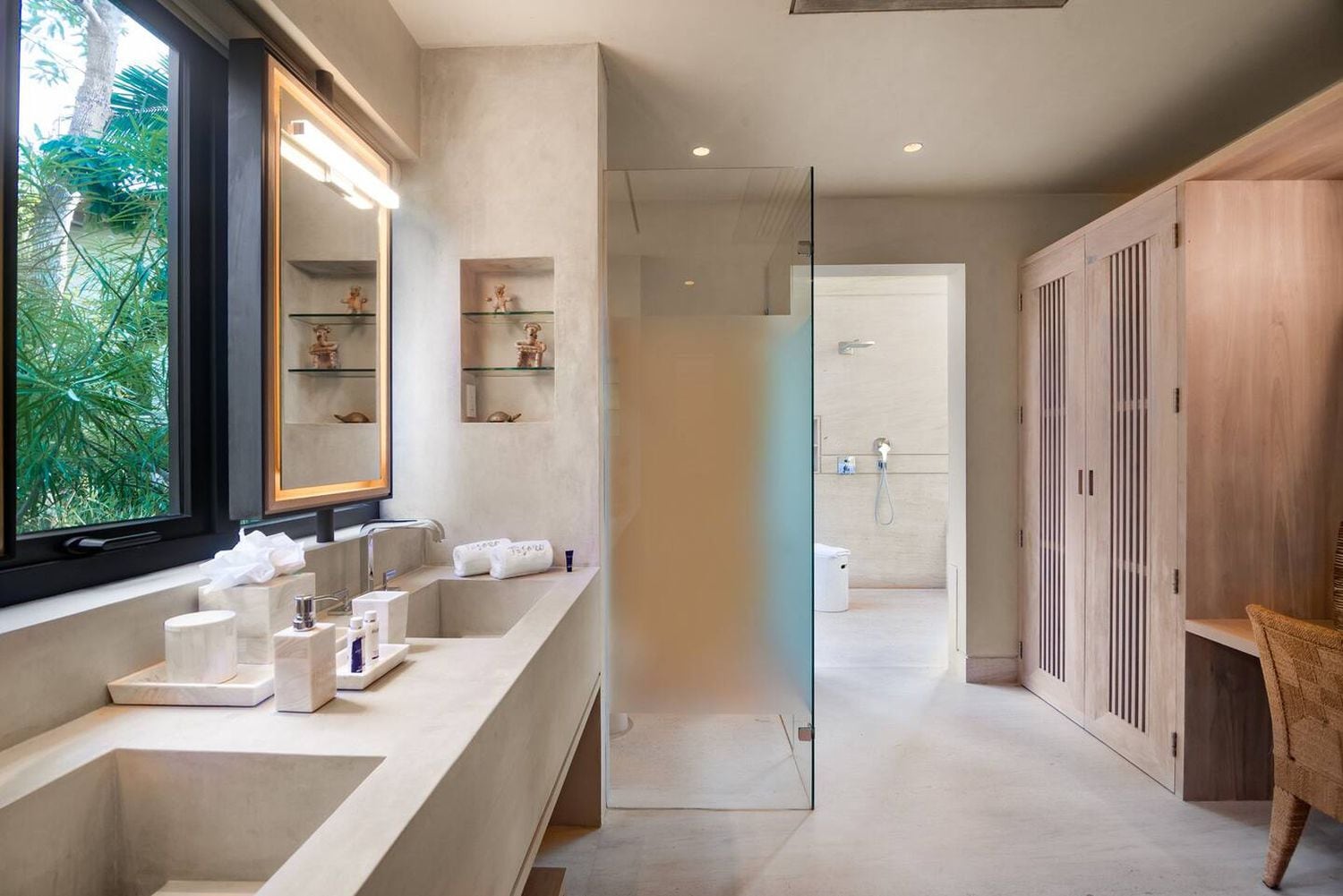 Indoor bathroom (yes, there are outdoor bathrooms as well!) at Villa Tesoro.