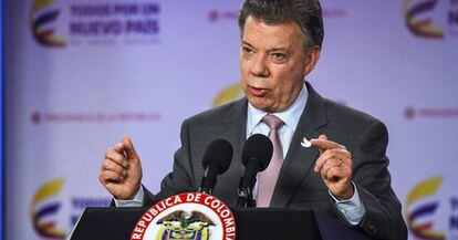 Colombian President Juan Manuel Santos announces the end to the ceasefire.