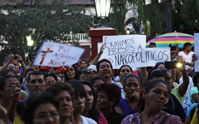 Apatzingán residents in a demonstration on Sunday.