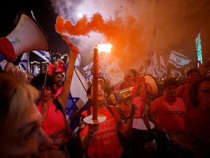 Israelis demonstrate during "Day of Resistance", as Prime Minister Benjamin Netanyahu's nationalist coalition government presses on with its contentious judicial overhaul, in Tel Aviv, on March 16, 2023.