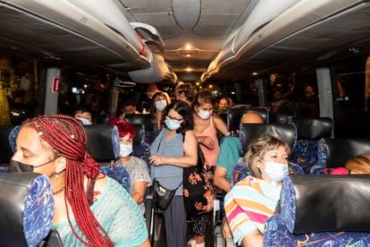 Passengers on Bus Playero Viajero on the way to Benidorm.