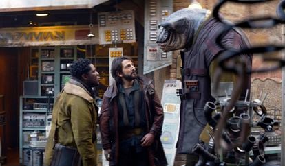 Raymond Anum, Diego Luna and Ian Whyte, as Vetch, in one of the ‘Andor’ episodes.
