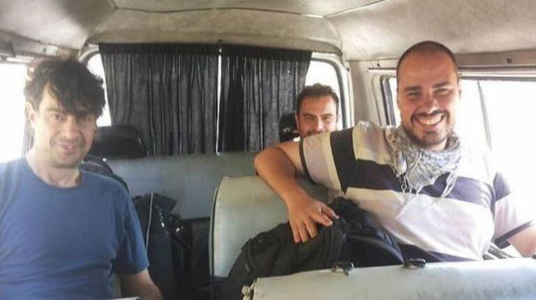 José Manuel López, Ángel Sastre and Antonio Pampliega, in Syria before their kidnap.