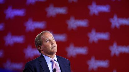 FILE PHOTO: Texas Attorney General Ken Paxton speaks at the Conservative Political Action Conference (CPAC) in Dallas, Texas, U.S., August 5, 2022.