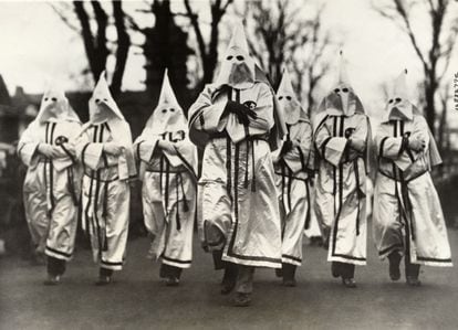 Various klansmen in a protest in New Jersey in 1925.