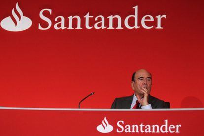 Santander president Emilio Botín at a shareholders meeting.