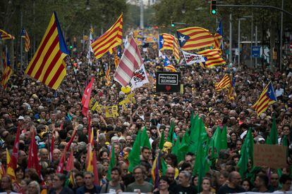 Demonstrators at the peaceful protest in Barcelona on Friday, in the wake of the Supreme Court ruling that jailed nine pro-independence leaders for their role in the 2017 secessionist drive.