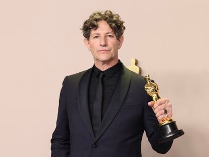 Director Jonathan Glazer, with the Oscar for 'The Zone of Interest' on March 10, 2024 in Los Angeles, California.