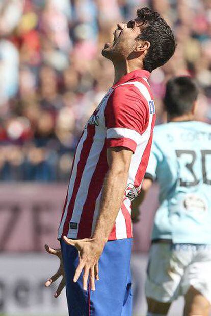Diego Costa yells after missing a penalty against Celta.