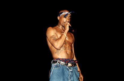 Rapper Tupac Shakur performs at the Regal Theater in Chicago, Illinois in March 1994.