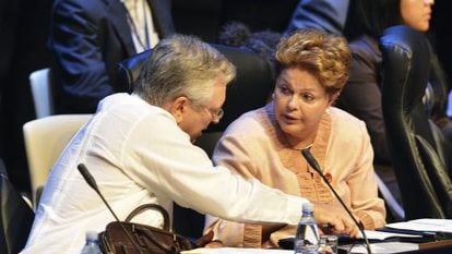 Foreign Minister Luiz Alberto Figueiredo Machado ( L) and Brazil&#039; s President Dilma Rousseff attend the opening session of the CELAC last month.