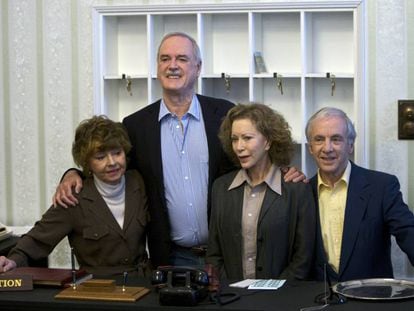 A 2009 reunion of the Fawlty Towers cast, with Sachs on the right.