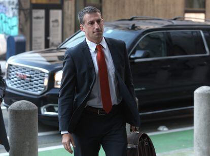 Alex Spiro, attorney for Elon Musk, arrives for the Elon Musk shareholder lawsuit trial at the Phillip Burton Federal Building on January 18, 2023 in San Francisco, California.