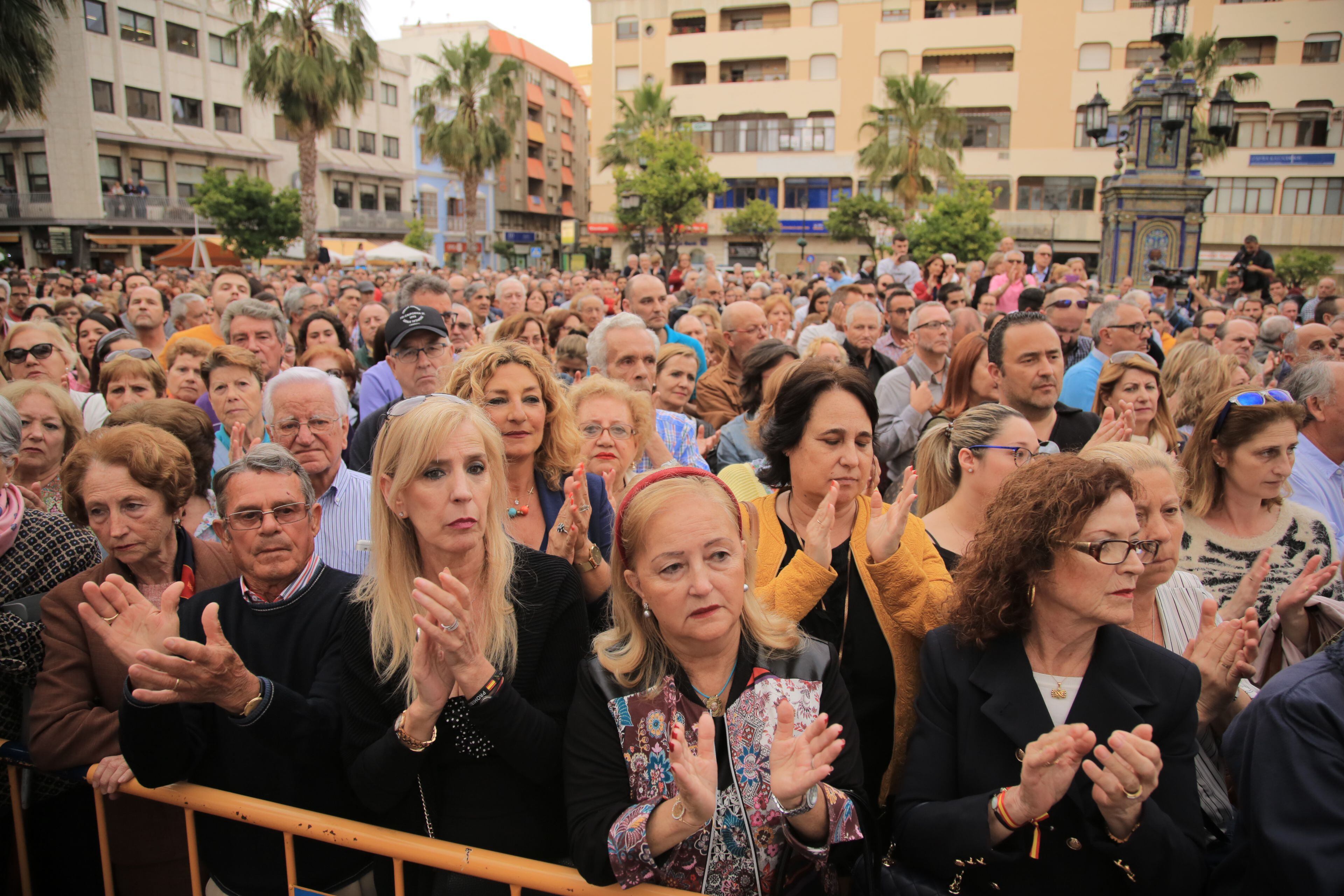 A crowd gathers in Algeciras to demand more commitment to the fight against drug trafficking in Campo de Gibraltar. 